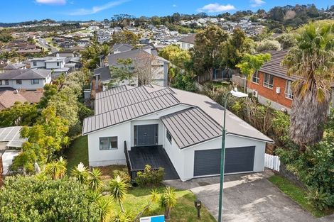 Photo of property in 48 Rising Parade, Fairview Heights, Auckland, 0632