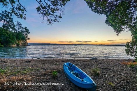 Photo of property in 32 Rosecamp Road, Beach Haven, Auckland, 0626