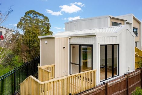 Photo of property in 7/7 Cedar Heights Avenue, Massey, Auckland, 0614