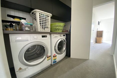 Photo of property in 2 Kotuku Lane, Jacks Point, Queenstown, 9371