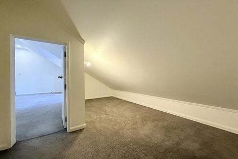 Photo of property in 60 Futuna Close, Karori, Wellington, 6012