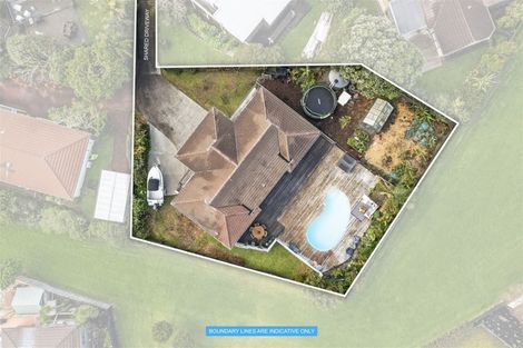 Photo of property in 8 Higham Ferrers Place, Red Beach, 0932