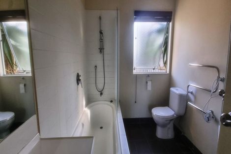 Photo of property in 10 Laurel Oak Drive, Schnapper Rock, Auckland, 0632