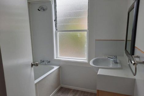 Photo of property in 56 Aikmans Road, Merivale, Christchurch, 8014