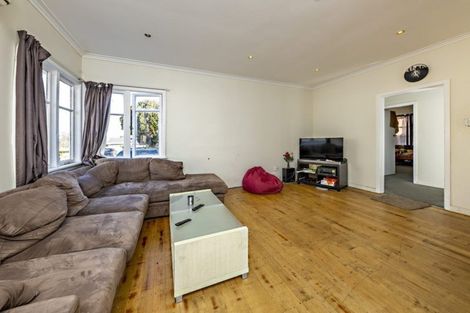 Photo of property in 16 Freyberg Avenue, Papatoetoe, Auckland, 2104