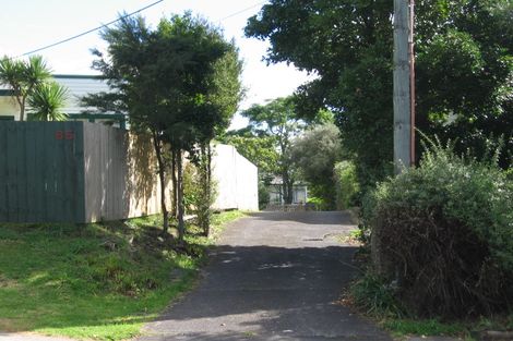 Photo of property in 2/85a Atkinson Road, Titirangi, Auckland, 0604