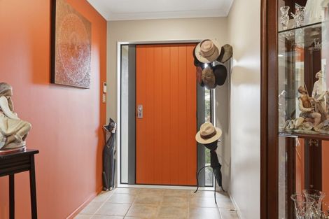 Photo of property in 110 Reynolds Road, Pukekohe, 2120