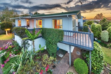 Photo of property in 32 Widmore Drive, Massey, Auckland, 0614