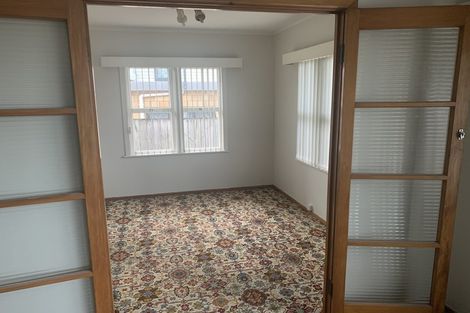 Photo of property in 42 Sunnyside Crescent, Papatoetoe, Auckland, 2025