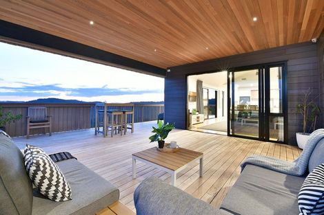 Photo of property in 240 Hillcrest Road, Wainui, 0931