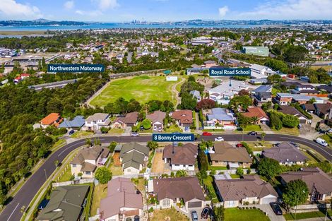 Photo of property in 8 Bonny Crescent, Massey, Auckland, 0614