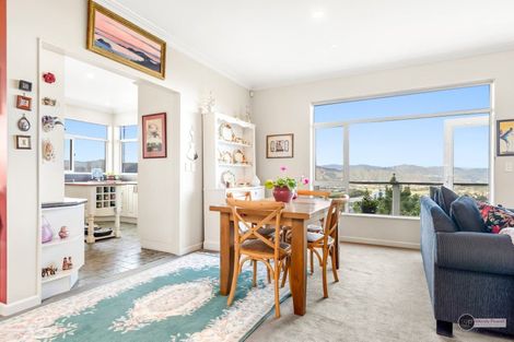 Photo of property in 11c Saint Johns Way, Normandale, Lower Hutt, 5010