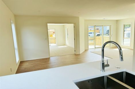 Photo of property in 7 Pine Hill Rise, Glenside, Wellington, 6037