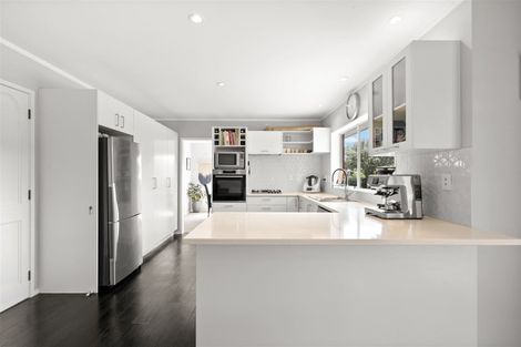 Photo of property in 7 Rarahu Place, The Gardens, Auckland, 2105