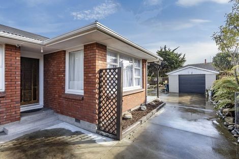 Photo of property in 90 Frensham Crescent, Woolston, Christchurch, 8062