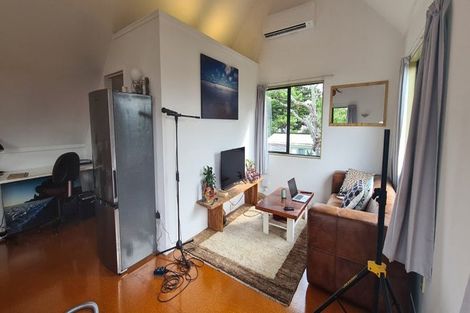 Photo of property in 3 The Terrace, Herald Island, Auckland, 0618