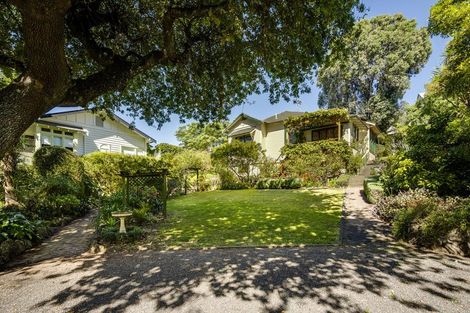 Photo of property in 19 Cameron Road, Bluff Hill, Napier, 4110