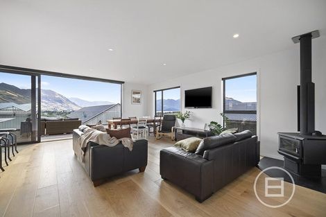 Photo of property in 18 Scurr Terrace, Wanaka, 9305