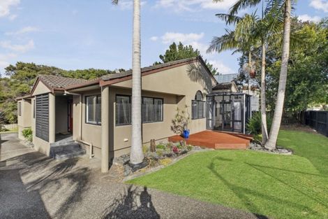 Photo of property in 54 Lagoon Way, West Harbour, Auckland, 0618