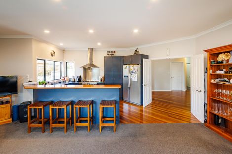 Photo of property in 15 Silkwood Place, Fitzherbert, Palmerston North, 4410