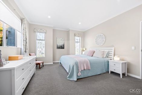 Photo of property in 8d Glen Iris Grove, Woburn, Lower Hutt, 5010