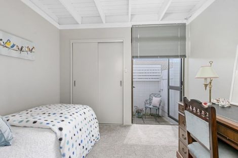 Photo of property in 2/21 Prince Regent Drive, Half Moon Bay, Auckland, 2012