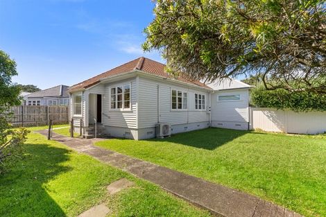 Photo of property in 23 Clarence Road, Northcote Point, Auckland, 0627