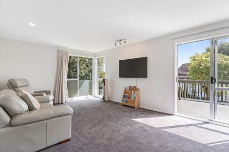 Photo of property in 13 Tree View Avenue, Glenfield, Auckland, 0629