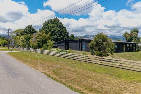 Photo of property in 324 Kimberley Road, Levin, 5571