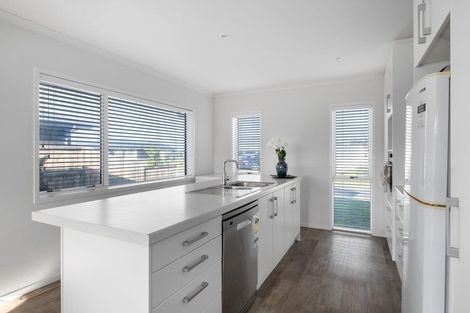 Photo of property in 22 Oka Street, Papamoa Beach, Papamoa, 3118