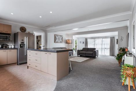 Photo of property in 37 Tamatea Road, Taupo, 3330