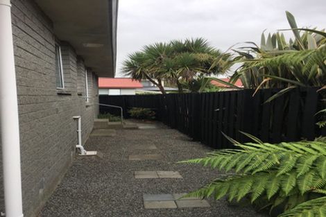 Photo of property in 1/62a Mackenzie Avenue, Woolston, Christchurch, 8023