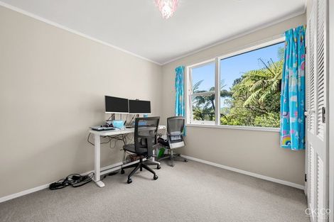Photo of property in 18 Harbour View Road, Harbour View, Lower Hutt, 5010