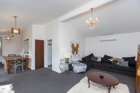 Photo of property in 15a Rosebank Grove, Waikanae, 5036