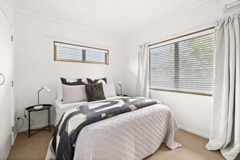 Photo of property in 2 Bale Place, Havelock North, 4130