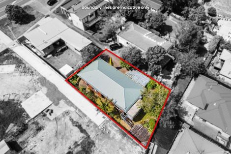 Photo of property in 2/878 East Coast Road, Northcross, Auckland, 0630