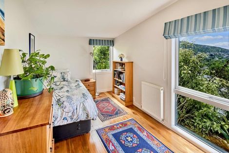 Photo of property in 4 Huntleigh Park Way, Ngaio, Wellington, 6035