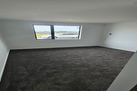 Photo of property in 13 Metoriti Crescent, Karaka, 2124