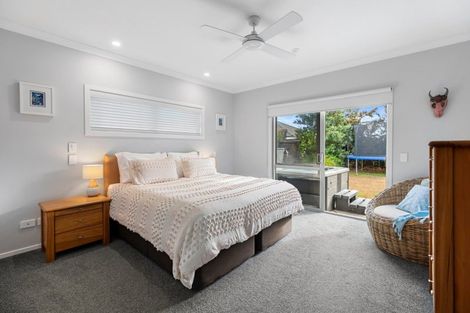 Photo of property in 16 Raiha Street, Papamoa Beach, Papamoa, 3118