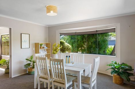 Photo of property in 130 Weggery Drive, Waikanae Beach, Waikanae, 5036