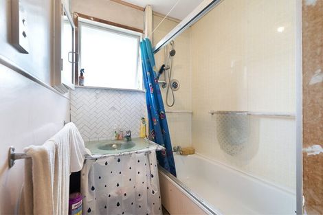 Photo of property in 107 Captain Scott Road, Glen Eden, Auckland, 0602