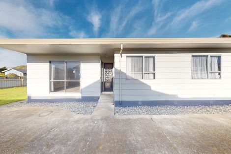 Photo of property in 113a Cornfoot Street, Castlecliff, Whanganui, 4501