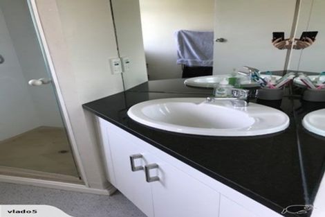 Photo of property in 1/80 Seaview Road, Castor Bay, Auckland, 0620