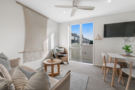Photo of property in 24/3 Riverside Road, Orewa, 0931