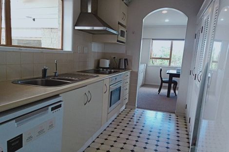 Photo of property in 1/166 Fisher Parade, Farm Cove, Auckland, 2012