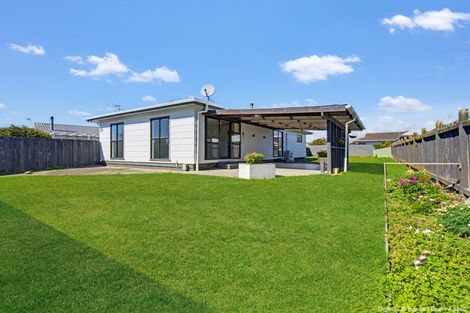 Photo of property in 22 Peter Hall Drive, Kelvin Grove, Palmerston North, 4414