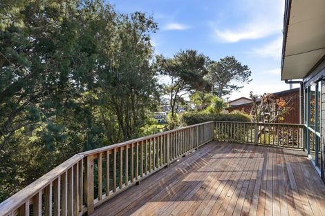 Photo of property in 1/11 Saddleback Rise, Murrays Bay, Auckland, 0630