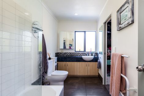 Photo of property in 77 Alverna View, Gulf Harbour, Whangaparaoa, 0930