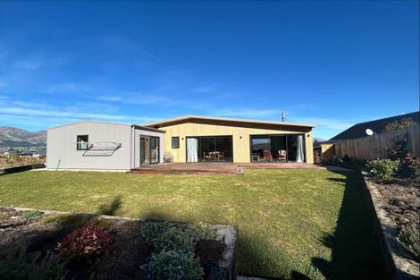 Photo of property in 21 Tomtit Crescent, Lake Hawea, 9382
