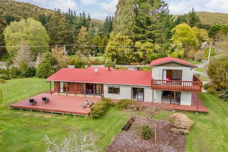 Photo of property in 262a Katherine Mansfield Drive, Whitemans Valley, Upper Hutt, 5371